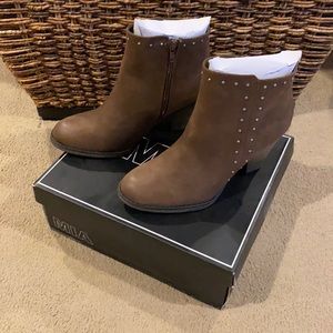 Mia Brown Nova Boots size 8 woman’s. Never worn.